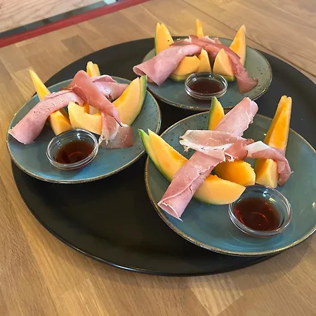 אורחן Du Graber