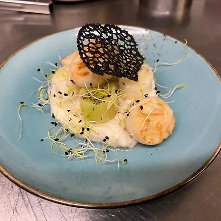 אורחן Du Graber *